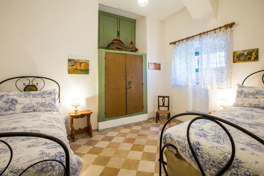 Il Batti Apartment Water Front And Private Beach ตอสโกลาโน มาแดร์โน ภายนอก รูปภาพ